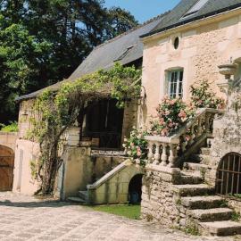 maison d'hôtes prince face au château du clos Luce，位于阿姆博斯的酒店