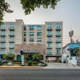 Hotel La Venta Inn Villahermosa，位于比亚埃尔莫萨的酒店