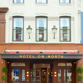Hotel on North，位于皮茨菲尔德的酒店