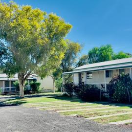 country way motor inn，位于坎纳马拉的酒店