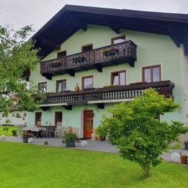 Dwingelo-Lütten Angela Brandstätter Hof | Chiemgau Karte，位于格拉绍的酒店
