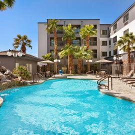 Courtyard By Marriott Las Vegas Stadium Area，位于拉斯维加斯的酒店