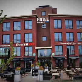 Hotel Rauw aan de Kade，位于艾默伊登的酒店