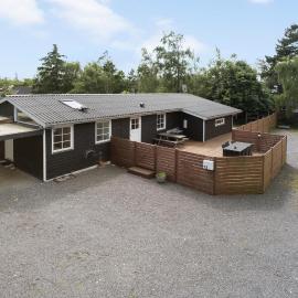 3 Bedroom Nice Home In Store Fuglede，位于Store Fuglede的酒店