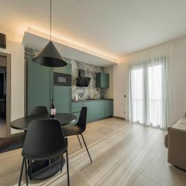 ApartmentsGarda - Residenza Garda Deluxe，位于加尔达的酒店
