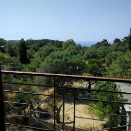 Peacefull house Christos Rachon，位于Raches的酒店