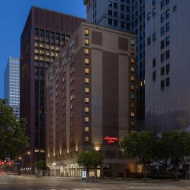Hampton Inn Cleveland-Downtown，位于克利夫兰的酒店