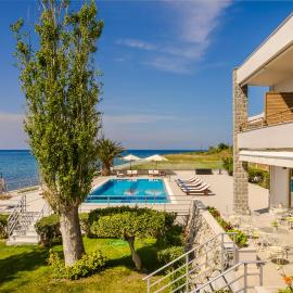 Niki Beach Hotel,位于Kamariotissa的酒店