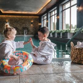 Tylickie Wzgórze SPA & Wellness - basen, sauna, siłownia, atrakcje dla dzieci，位于泰里克兹的酒店