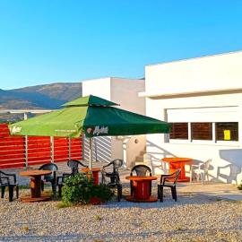 Camping.Karystos Melodia，位于卡利斯托斯的酒店