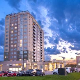 Sandman Signature Toronto Airport Hotel，位于多伦多的酒店