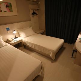 Jinjiang Inn Baoding Railway Station,位于保定的酒店