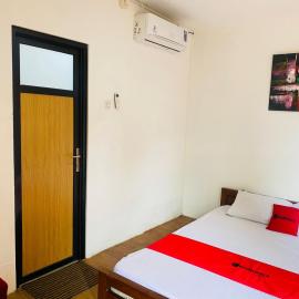 RedDoorz Syariah Near Wisata Durensewu Pandaan，位于Jetak的酒店