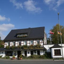 Hotel Keller，位于克罗伊茨塔尔的酒店