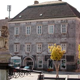 Stadthotel Retz - sgrafit hotel - Self Check-In，位于雷茨的酒店