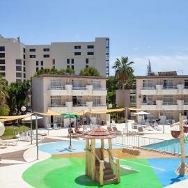 BJ Apartamentos Club Sa Coma，位于萨科马的酒店