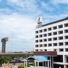 River Hotel The Budget，位于佛统的酒店