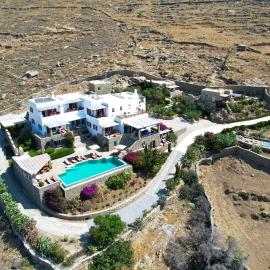 VILLA NAUTILIA - Luxury Suites and Cottages，位于卡拉法蒂斯的酒店