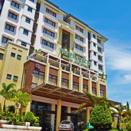 The Pinnacle Hotel and Suites