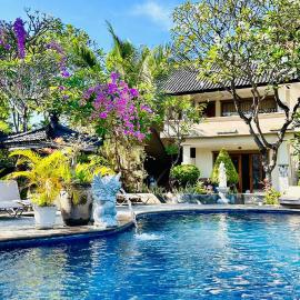 Puri Bali Hotel，位于罗威那的酒店