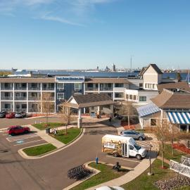 Park Point Marina Inn