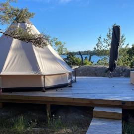 Härligt privat Glamping med bastutält，位于弗格罗的酒店