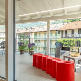Luxury 2BR w/ River Castle View in Borgo Valsugana，位于博尔戈的酒店
