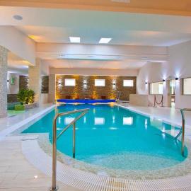 Hotel Orizont Cozia，位于克利默内什蒂的酒店