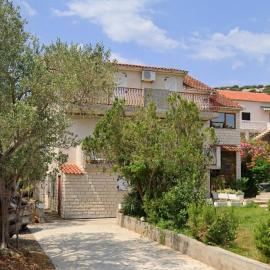 Apartments by the sea Tkon, Pasman - 21943，位于特孔的酒店