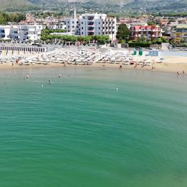 BAJAMAR BEACH HOTEL，位于福尔米亚的酒店