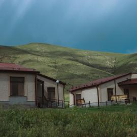 Sevan - Artanish Beach Resort，位于Artanish的酒店