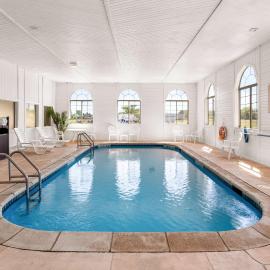 Best Western Oglesby Inn，位于奥格尔斯比的酒店