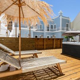 Dona Simone Boutique Suites & Studios，位于法鲁的酒店