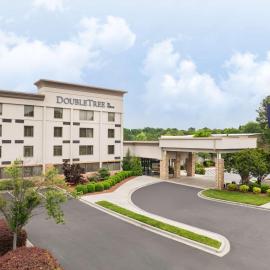 Doubletree By Hilton Greensboro Airport，位于格林斯伯勒的酒店