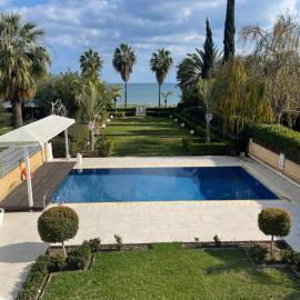 Serenity Villa Mediterranean，位于皮尔瓦利亚的酒店