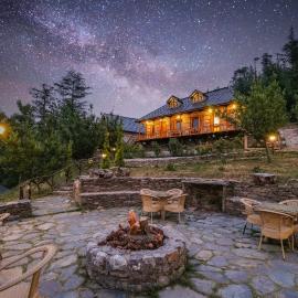 WoodVista Cottages By Jomotel，位于西姆拉的酒店