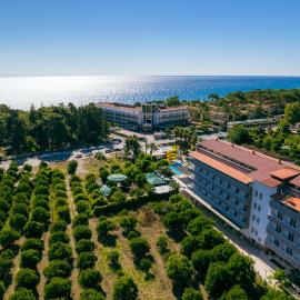 Grand Hotel Derin-All Inclusive，位于贝尔迪比的酒店