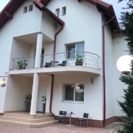 Lilu House，位于坎皮纳的酒店