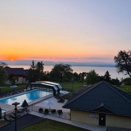 Superbe appart avec vue sur Lac，位于吕格兰的酒店