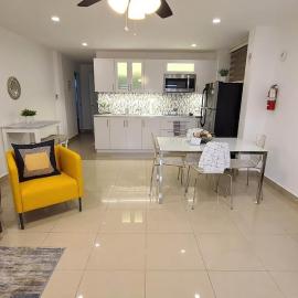 Charming & Family-Friendly Boqueron Village Condos!，位于博克龙的酒店