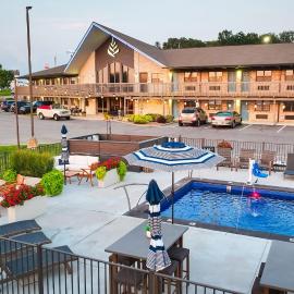 PINEMARK Inn Suites Events，位于Saint Clair的酒店