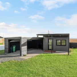 One-Bedroom Holiday Home In Ulfborg，位于乌尔夫堡的酒店