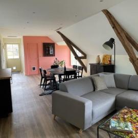 Appartement spacieux au domaine，位于Coust的酒店