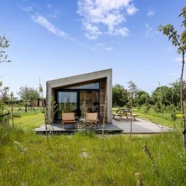 Hello Zeeland - Tiny House Zeeuwse Liefde 9，位于韦斯特卡佩勒的酒店
