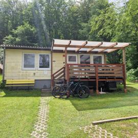 Ferienhaus am Badesee Schönsee Bungalow 12，位于Urnshausen的酒店
