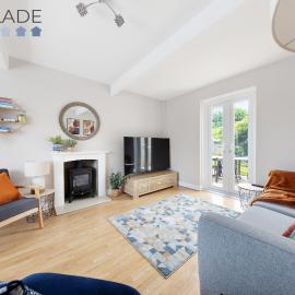 3 bed, 2 Bath, Sleeps 6, with Free Parking & WiFi, ideal for contractors and families，位于贝辛斯托克的酒店