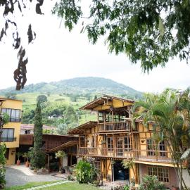 Hotel Pachamama Campestre，位于多斯克布拉达斯的酒店