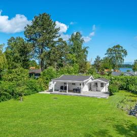 2 Bedroom Beautiful Home In Jægerspris，位于Jægerspris的酒店