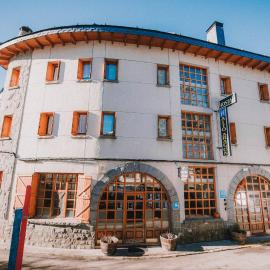 Hostal Alto Aragon，位于比利亚努阿的酒店