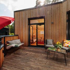 Traumhaus direkt am See mit Dachterrasse, Kamin und Badewanne，位于滕普林的酒店